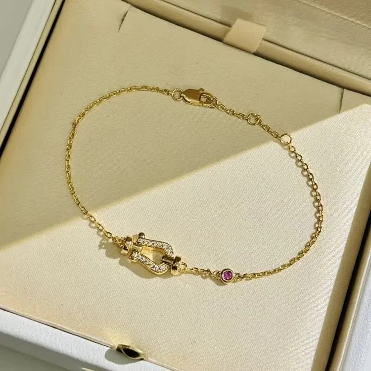 2023 New Letter Versatile Pendant Necklace Diamond Clavicle Chain Necklace Personalized Fashion Simple High-End Style