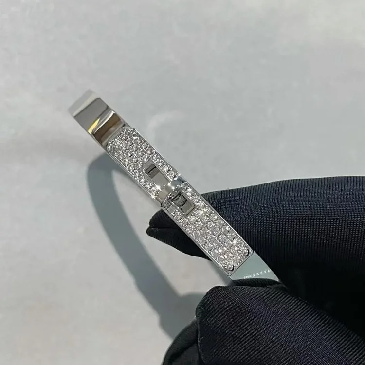 2023 New Letter Versatile Pendant Necklace Diamond Clavicle Chain Necklace Personalized Fashion Simple High-End Style