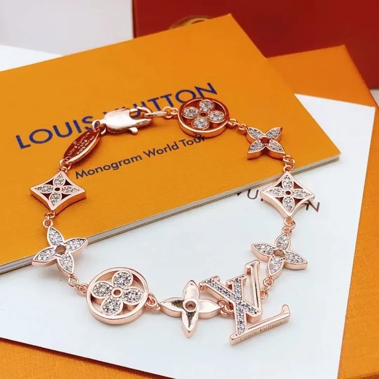 2023 New Letter Versatile Pendant Necklace Diamond Clavicle Chain Necklace Personalized Fashion Simple High-End Style