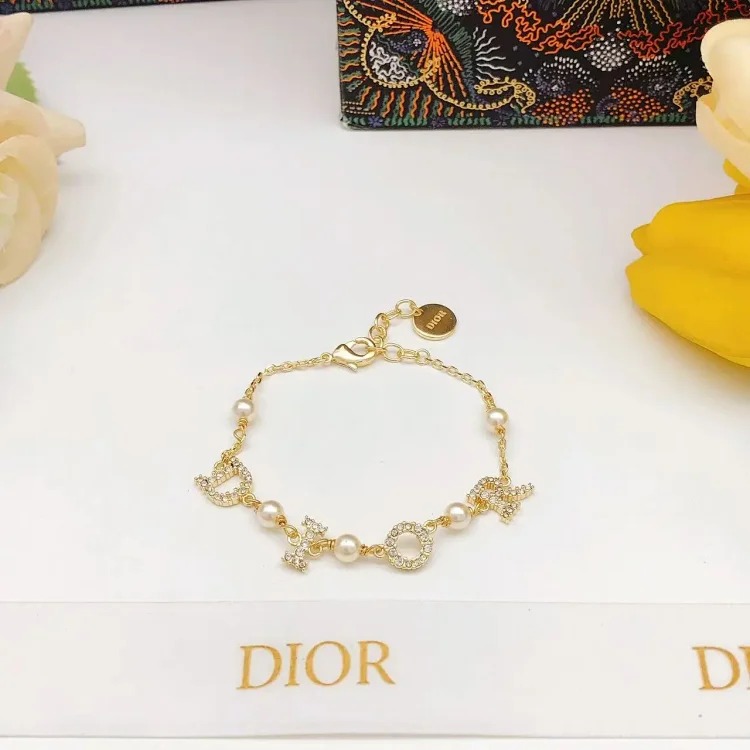 2023 New Letter Versatile Pendant Necklace Diamond Clavicle Chain Necklace Personalized Fashion Simple High-End Style