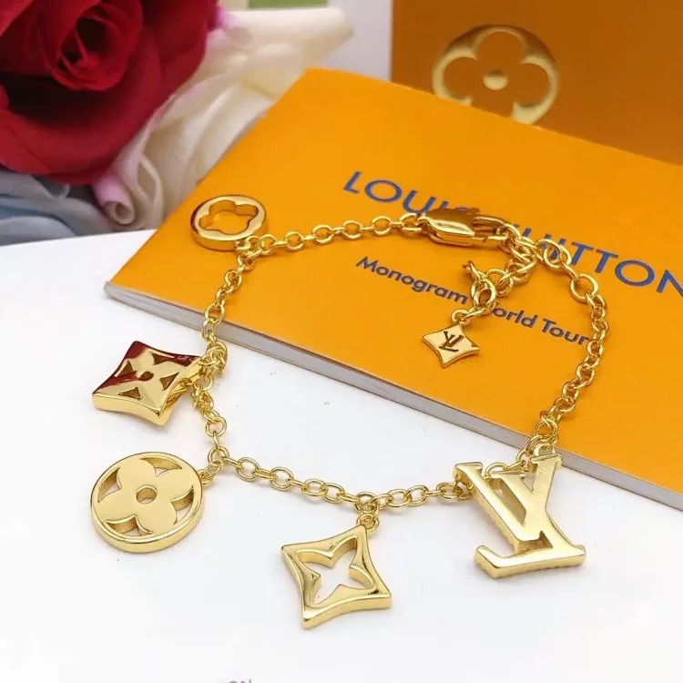 2023 New Letter Versatile Pendant Necklace Diamond Clavicle Chain Necklace Personalized Fashion Simple High-End Style