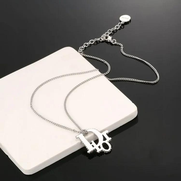 2023 New Letter Versatile Pendant Necklace Diamond Clavicle Chain Necklace Personalized Fashion Simple High-End Style