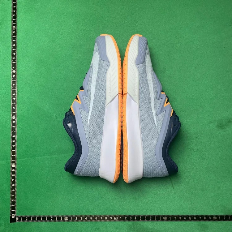 Soft and comfortable low-top tennis shoes B3D image 3