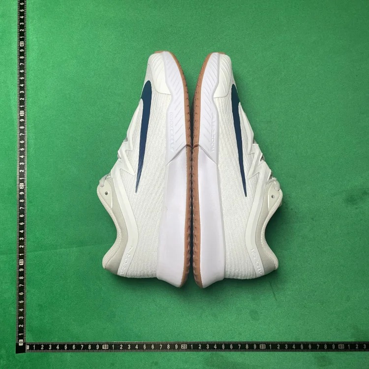 Soft and comfortable low-top tennis shoes B3D image 4