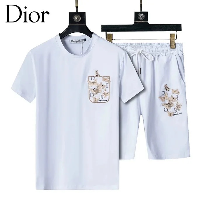 Fashionable short-sleeved shorts suit