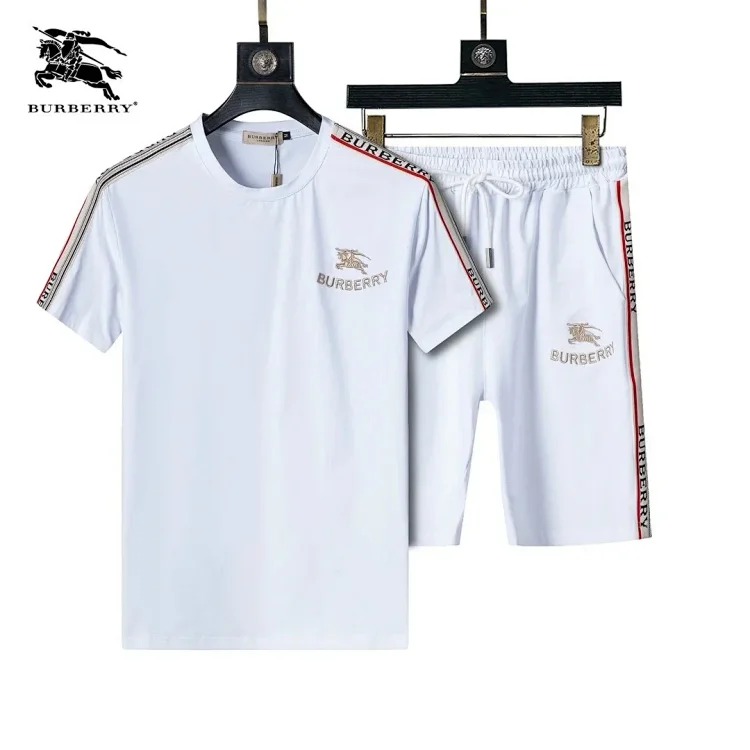 Fashionable short-sleeved shorts suit