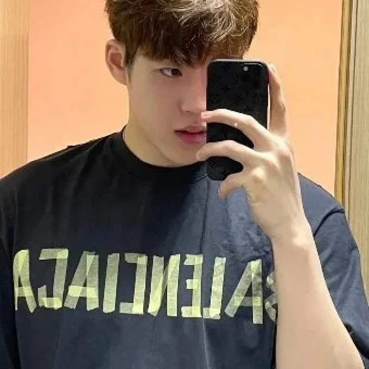 Fashion casual T-shirts
