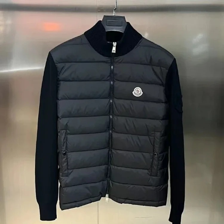 Cotton & tech zip-up with NFC (some codes need to be made in advance)