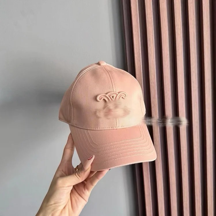 Super stylish and looks small The hottest street trend baseball cap with letter embroidery, black and white sun visor