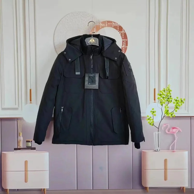 Fashionable warm outdoor down jacket