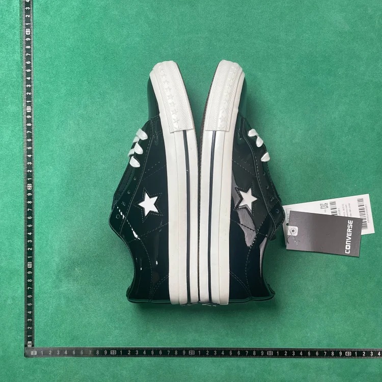 X0C patent leather classic comfortable low-top sneakers