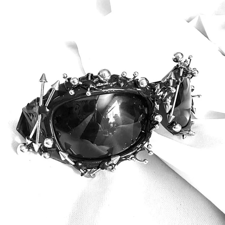 Street punk rivet metal design colorful sunglasses fashionable trendy face-showing small glasses punk glasses