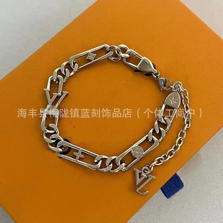 Korean of simple ins Internet celebrity tank pattern chain bracelet for women European and American hip-hop trendy brand men and women couples titanium steel