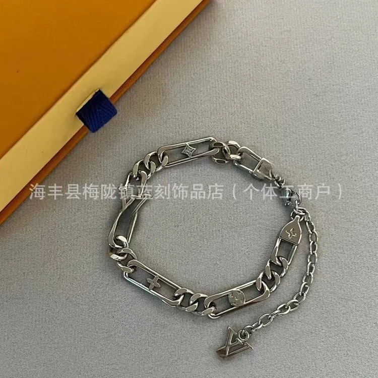 Korean of simple ins Internet celebrity tank pattern chain bracelet for women European and American hip-hop trendy brand men and women couples titanium steel