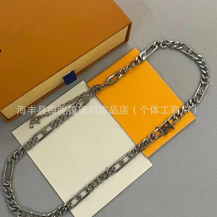 Korean of simple ins Internet celebrity tank pattern chain bracelet for women European and American hip-hop trendy brand men and women couples titanium steel