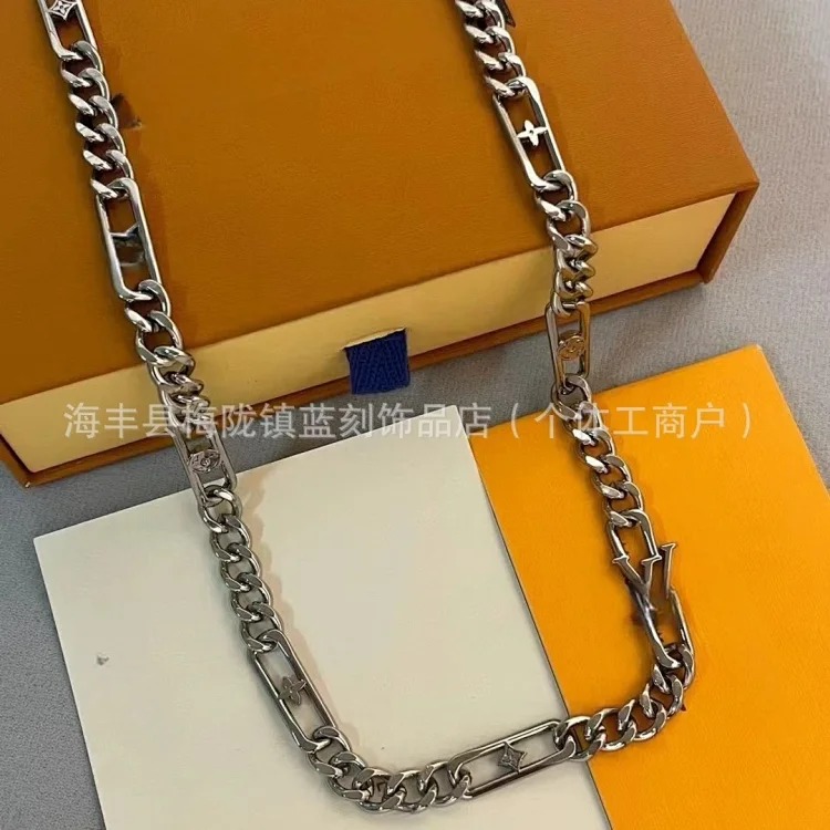 Korean of simple ins Internet celebrity tank pattern chain bracelet for women European and American hip-hop trendy brand men and women couples titanium steel