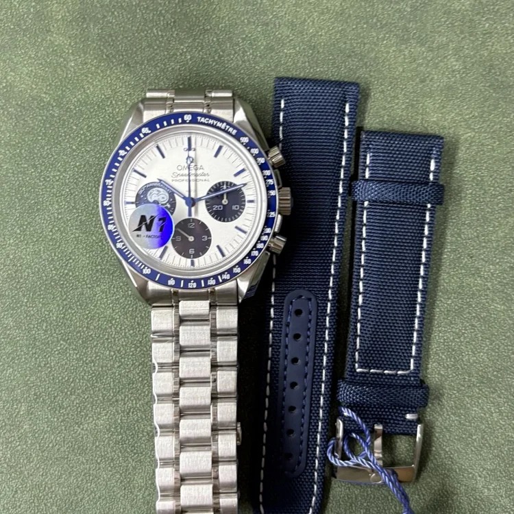 Apple Watch (161) (extra charge for watch strap, please contact customer service)