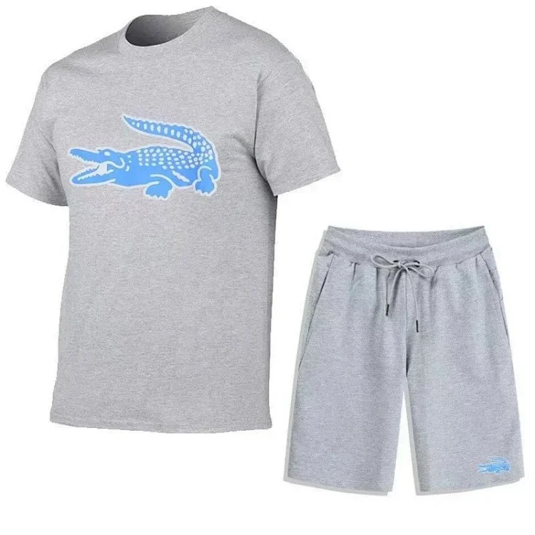Fashionable short-sleeved shorts suit