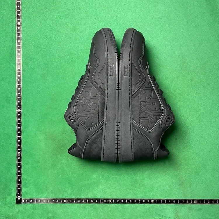 Round toe lace-up sports and casual low-top sneakers B2D image 2