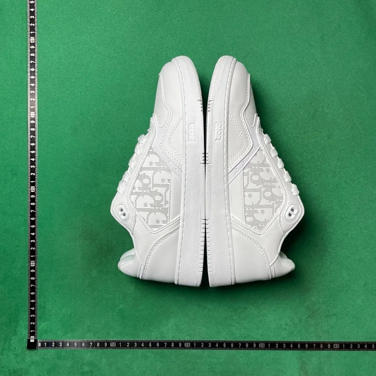 Round toe lace-up sports and casual low-top sneakers B2D image 5