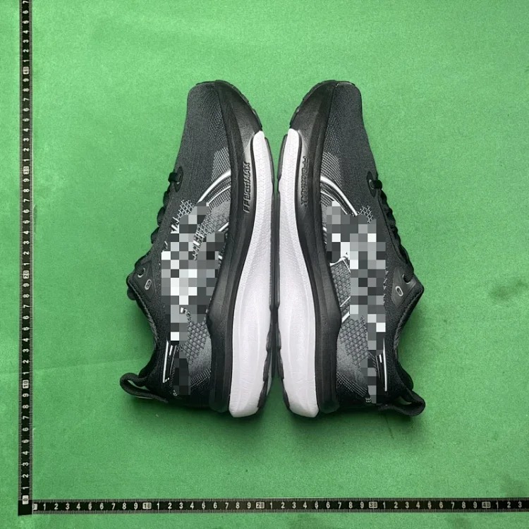 Comfort fit, breathable, supportive and resilient running shoes B4D