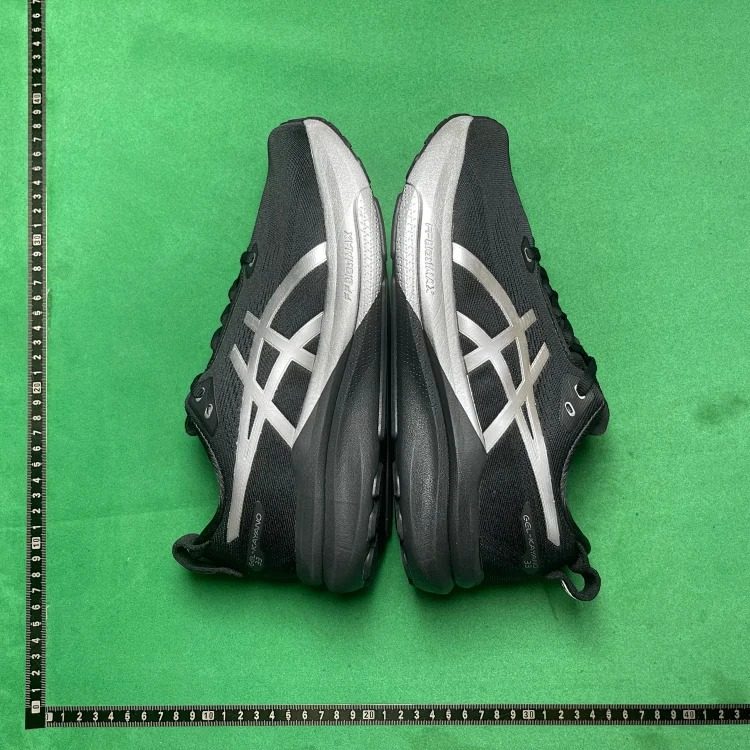 Comfort fit, breathable, supportive and resilient running shoes B4D image 3