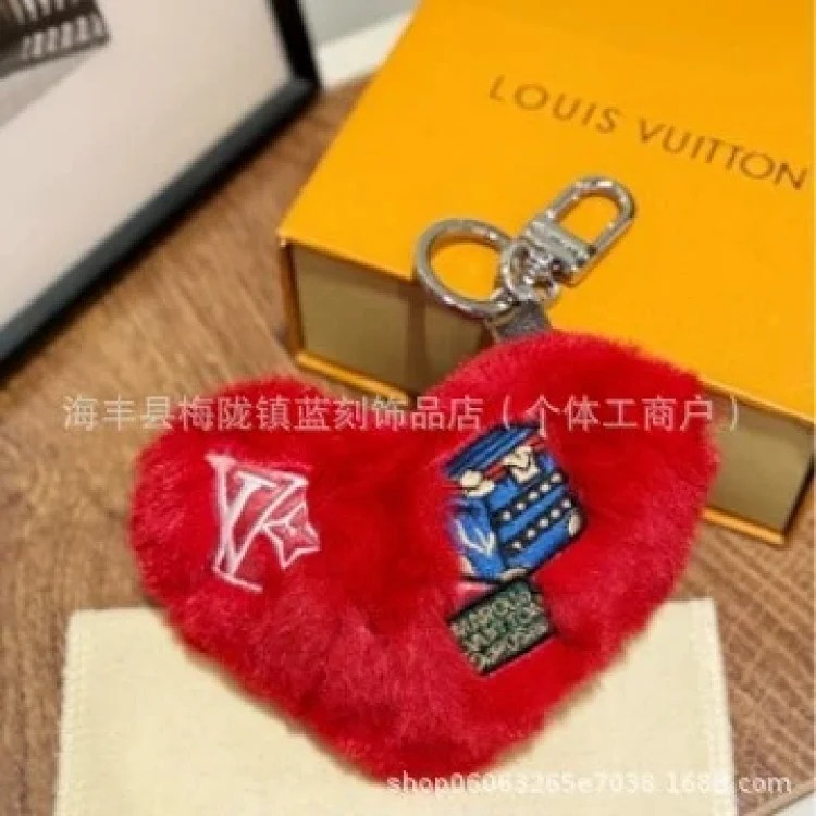 New plush four-leaf clover keychain sunflower alloy pendant European and American fashion trend love bag chain