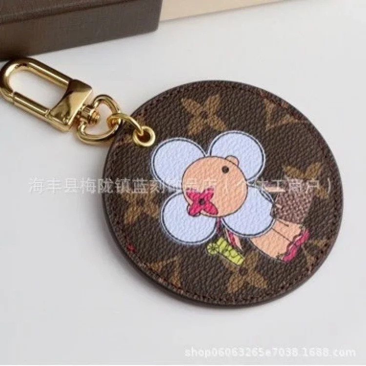 New plush four-leaf clover keychain sunflower alloy pendant European and American fashion trend love bag chain