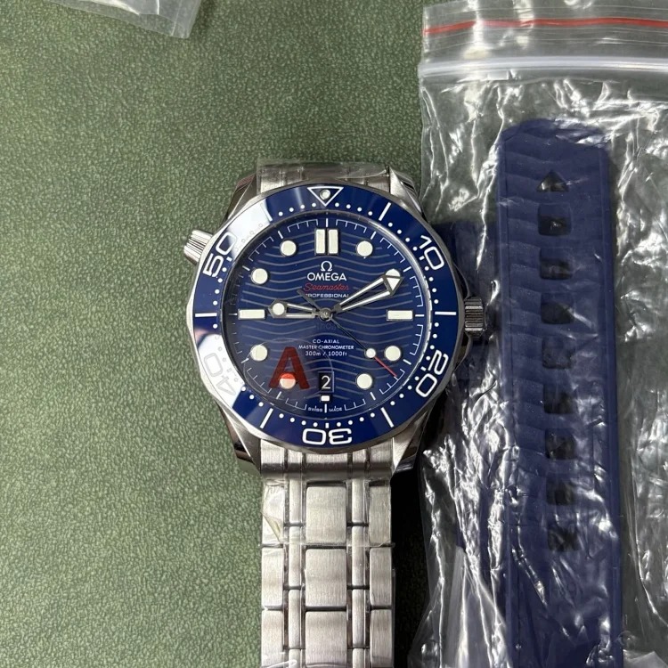Apple Watch (397) (extra charge for watch strap, please contact customer service)