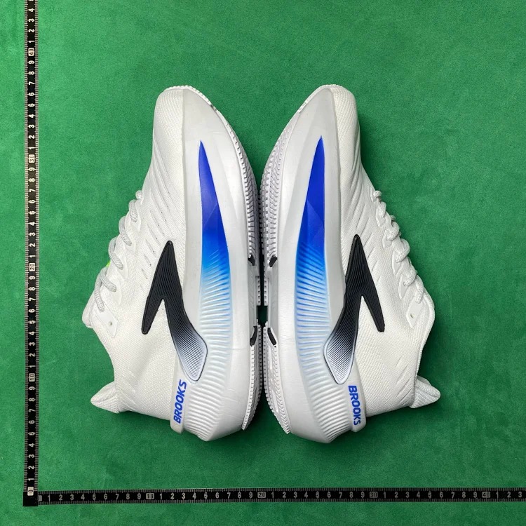 Comfortable training running shoes B1D image 4