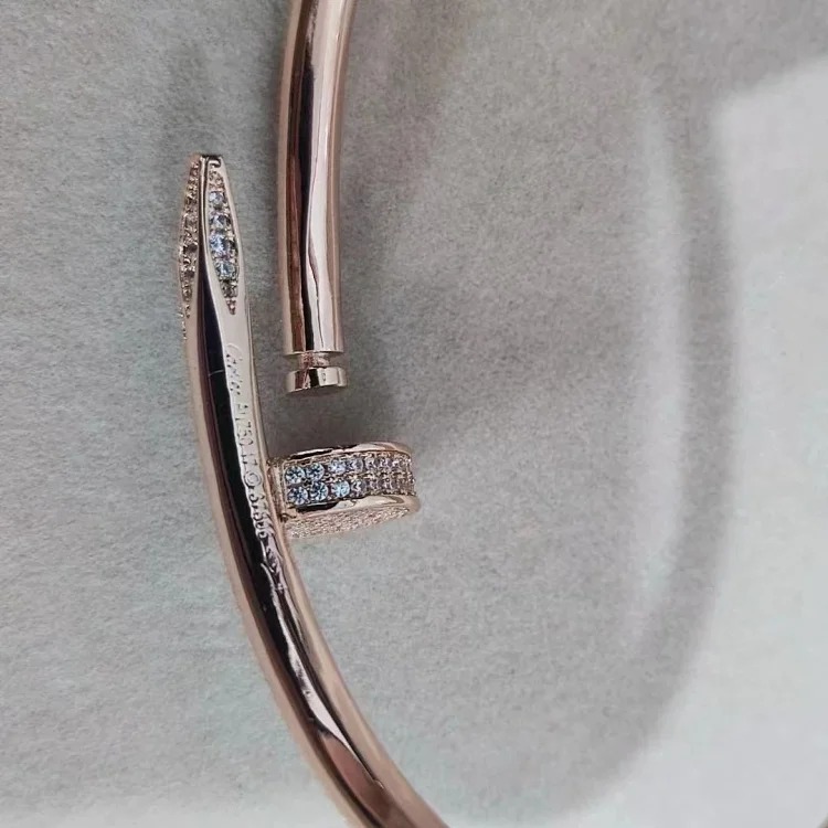 Cross-border hot style high thick gold electroplated nail full diamond bracelet Xiaohongshu live broadcast with the same style bracelet for stars