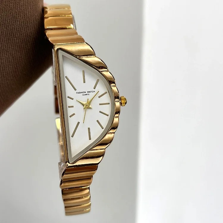 Women's Creative Quartz Watch Simple and Casual Bracelet Watch Niche Design Waterproof Watch Women's Light Luxury 8mm Ultra Thin