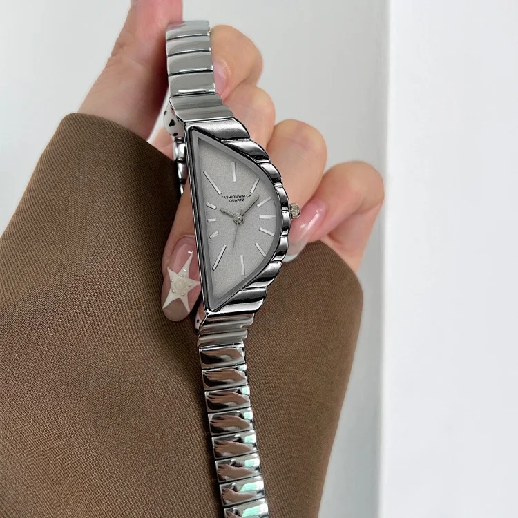 Women's Creative Quartz Watch Simple and Casual Bracelet Watch Niche Design Waterproof Watch Women's Light Luxury 8mm Ultra Thin
