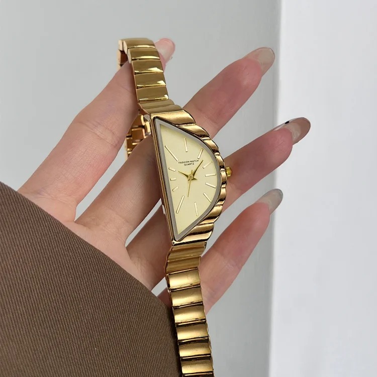 Women's Creative Quartz Watch Simple and Casual Bracelet Watch Niche Design Waterproof Watch Women's Light Luxury 8mm Ultra Thin