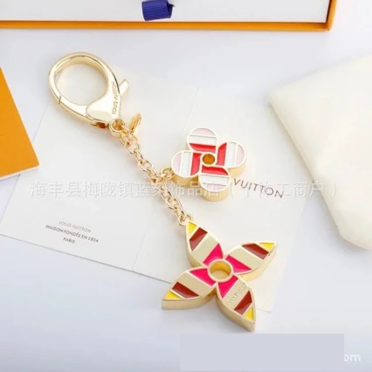 Louis Vuitton Envelope bag heart-shaped foreign trade hot-selling series fashionable metal bag pendant presbyopic key pendant keychain