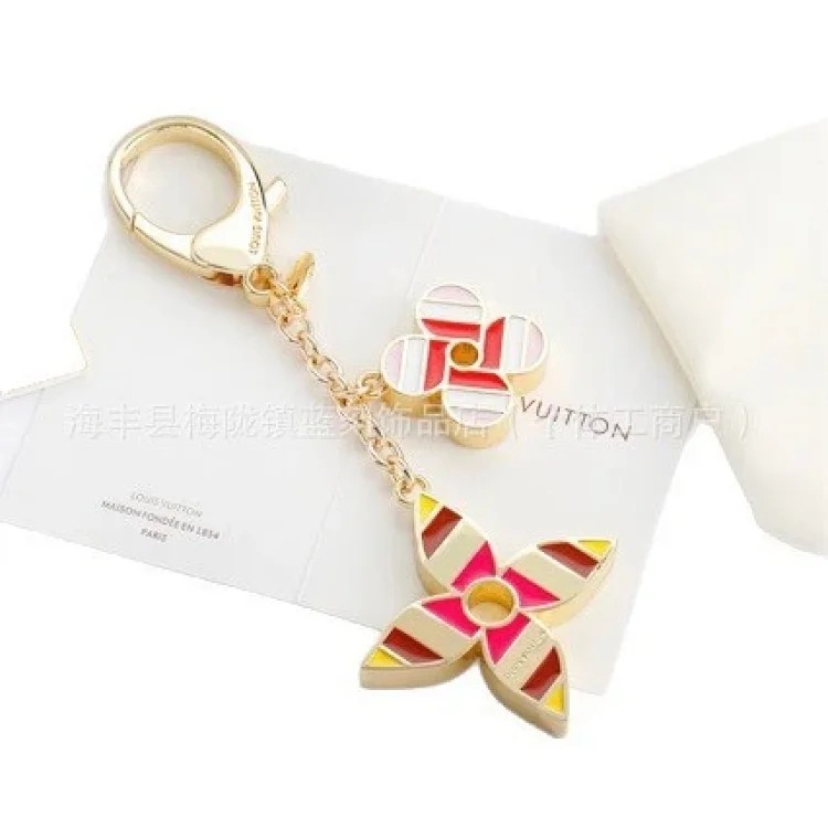 Louis Vuitton Envelope bag heart-shaped foreign trade hot-selling series fashionable metal bag pendant presbyopic key pendant keychain
