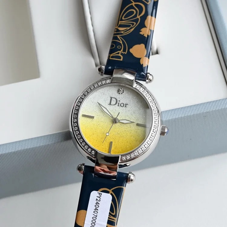 Original order, real South African diamonds, Dior Paris Starry Sky series limited edition trendy watch, it is definitely another trendy favorite. The quantity of this watch is limited, first
