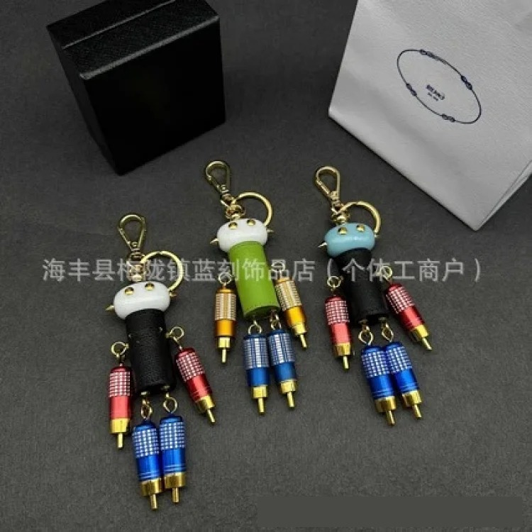 P's new robot keychain pendant foreign trade supply bag hanging fashion jewelry can be distributed on behalf of retail trendy brand keys
