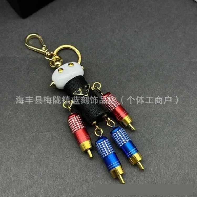P's new robot keychain pendant foreign trade supply bag hanging fashion jewelry can be distributed on behalf of retail trendy brand keys