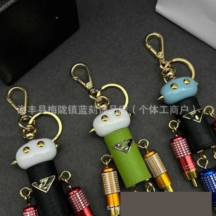 P's new robot keychain pendant foreign trade supply bag hanging fashion jewelry can be distributed on behalf of retail trendy brand keys