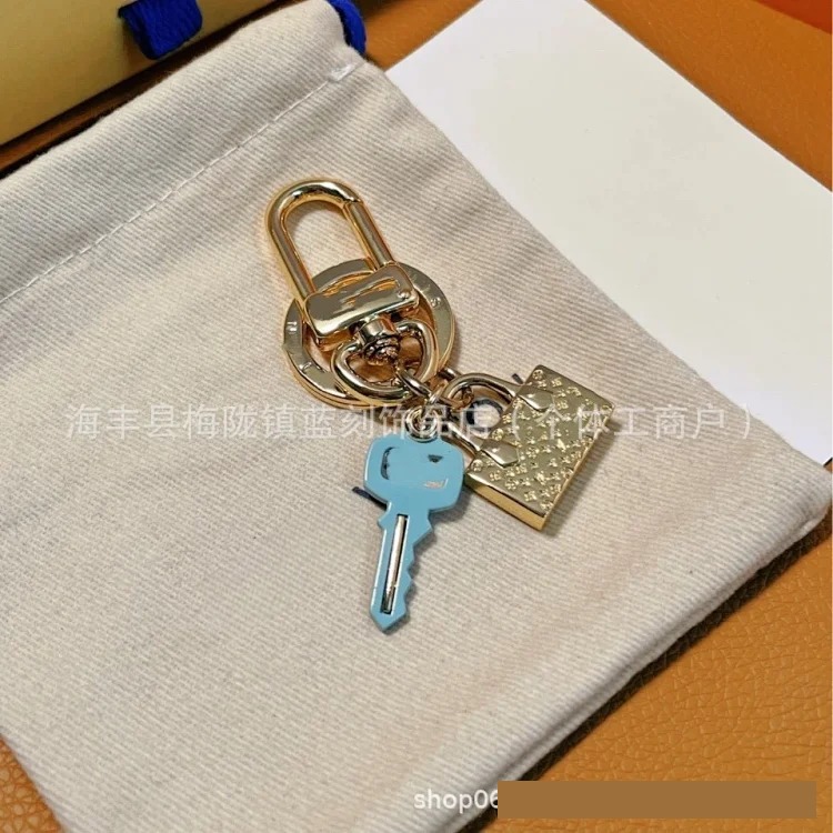 Cross-border jewelry bag hanging wholesale keychain pendant bag chain trendy brand titanium steel keychain