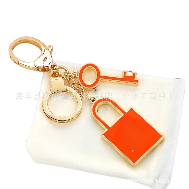 Cross-border jewelry bag hanging wholesale keychain pendant bag chain trendy brand titanium steel keychain