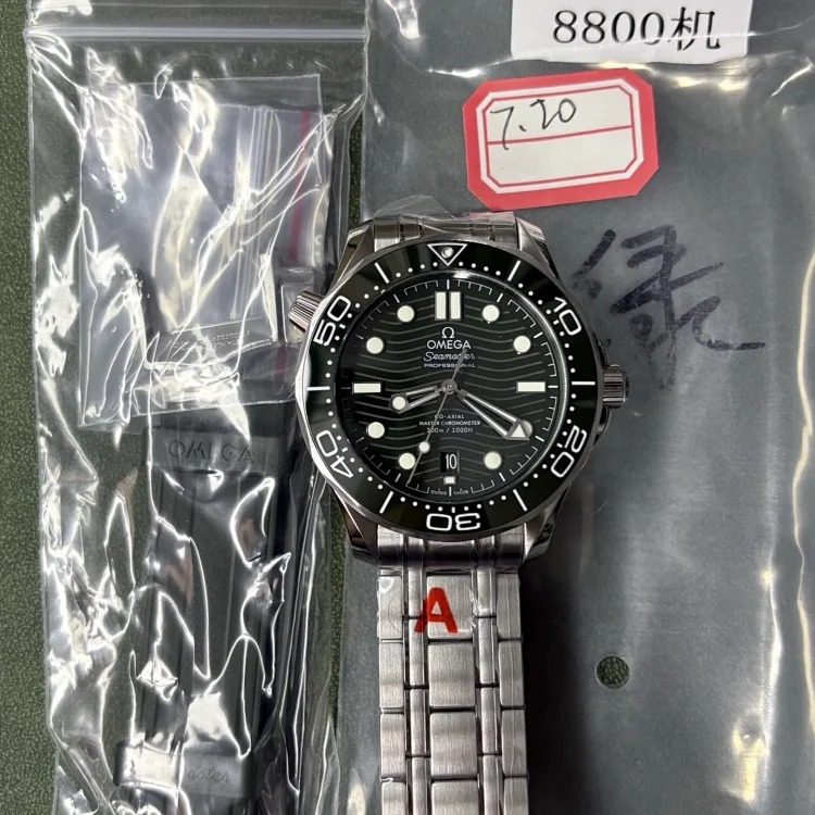 Apple Watch (943) (extra charge for watch strap, please contact customer service)