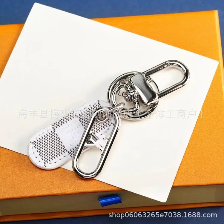 Louis Vuitton Presbyopic bag pendant keychain pendant fashionable car keychain presbyopic keychain