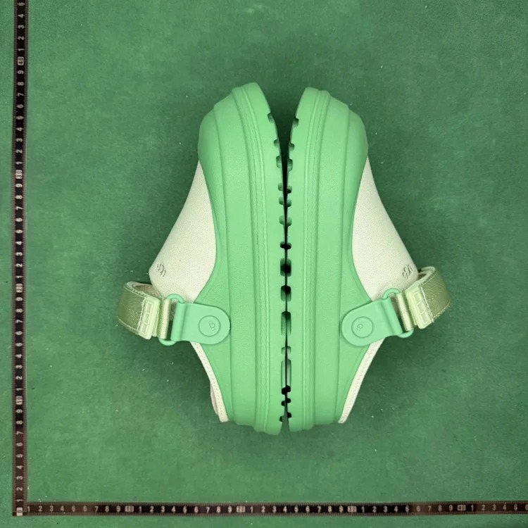 Comfortable toe cap slippers TT0