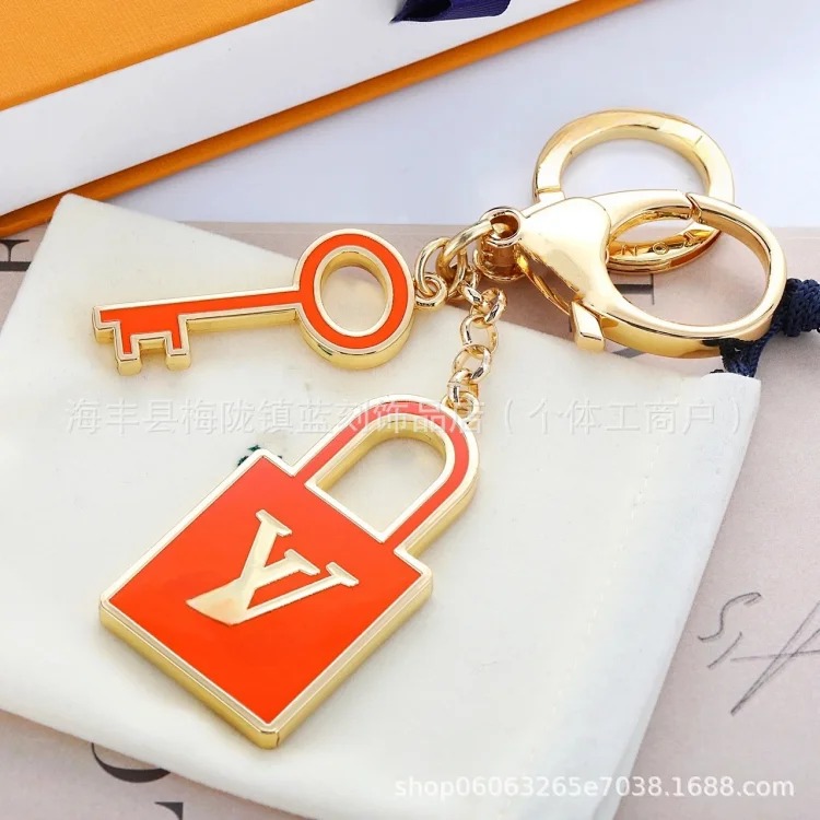 Louis Vuitton Presbyopia pendants, letter keychains, bag chain jewelry, various couple gifts, jewelry, dropshipping