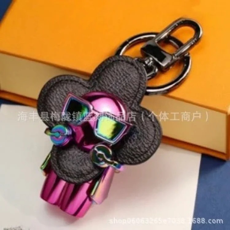 Cartoon Sunflower Keychain Leather Metal Cute Doll Versatile Wear-Resistant Fashion Trend Dropshipping