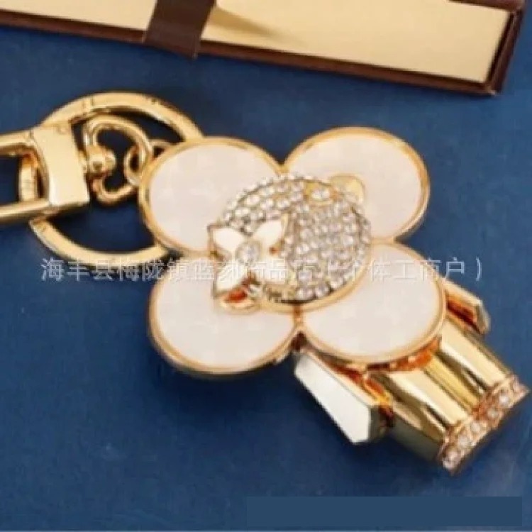 Cartoon Sunflower Keychain Leather Metal Cute Doll Versatile Wear-Resistant Fashion Trend Dropshipping
