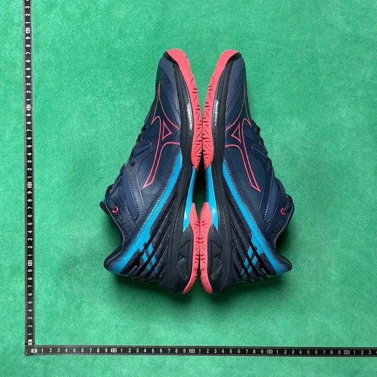 B7D fashionable and comfortable training shoes image 4