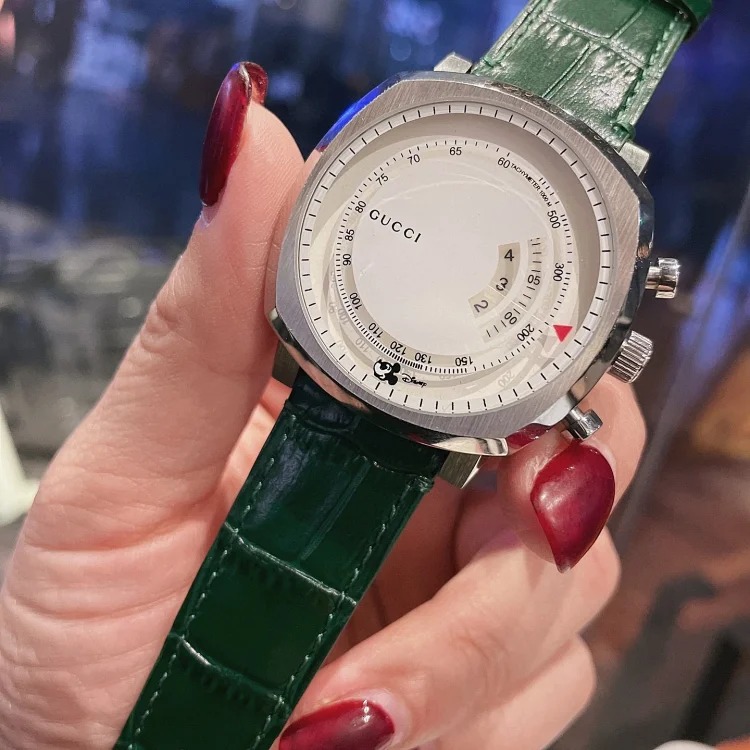 Gucci ➖ Grip series watch